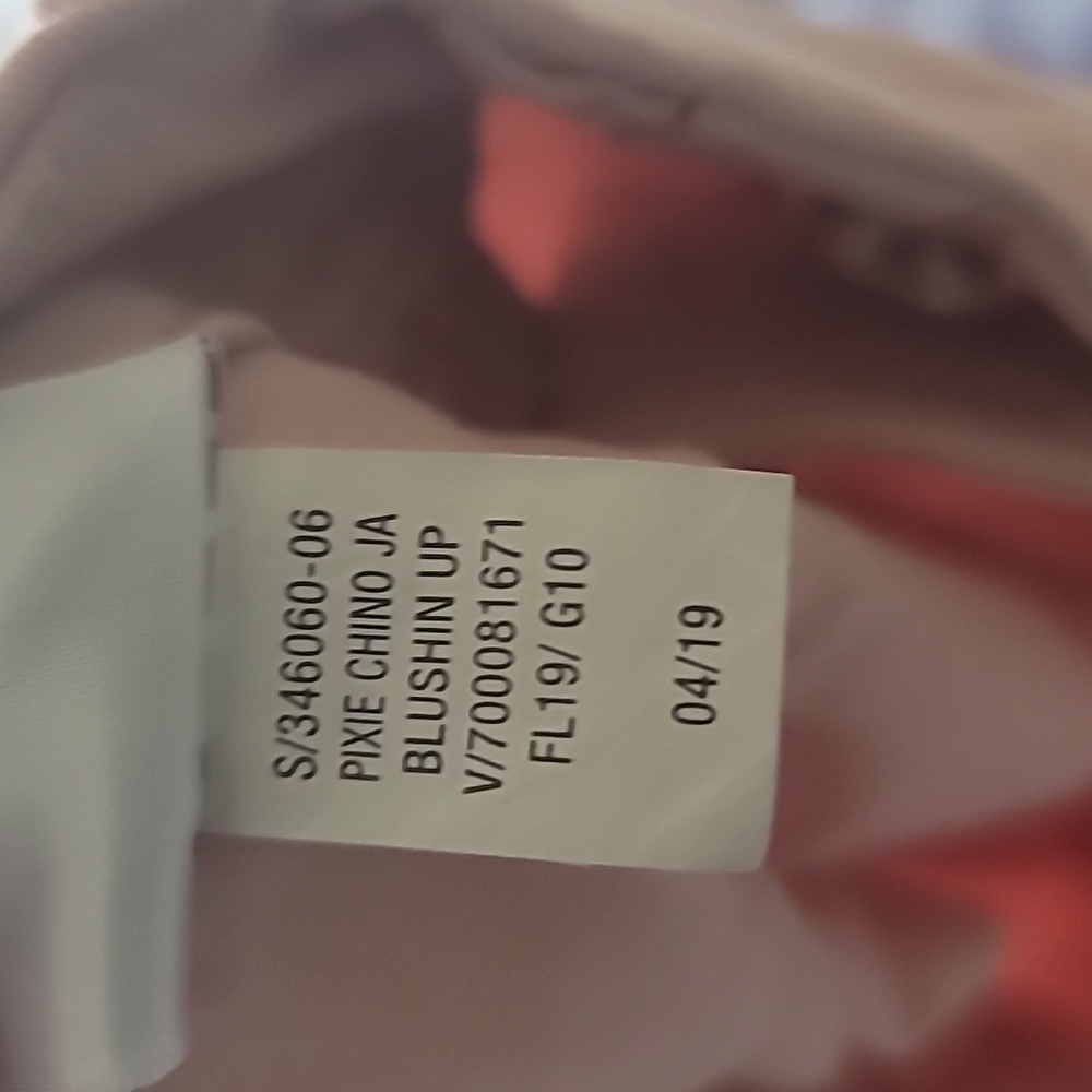 Old navy pixie pants - Picture 6 of 6